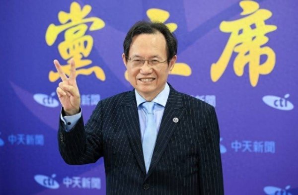 华盛配资 拼国民党主席不输阵，候选人蔡志弘明晚合体卢秀燕吃咖喱饭